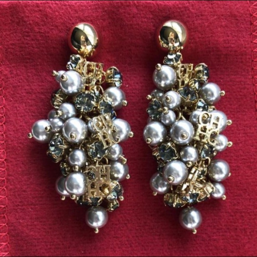 Authentic Carolina Herrera earrings🔥🔥🔥
